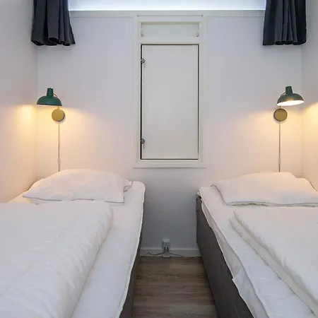 Apartment 4 Person On A In Fan Fano